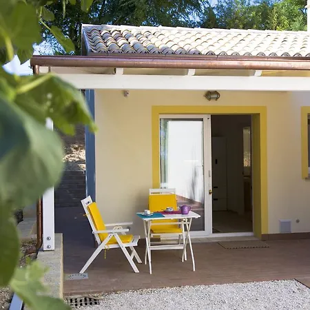 בית חווה Il Casale Di Montefreddo