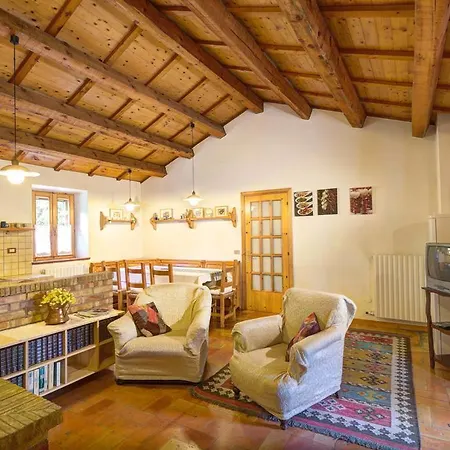 בית חווה Il Casale Di Montefreddo